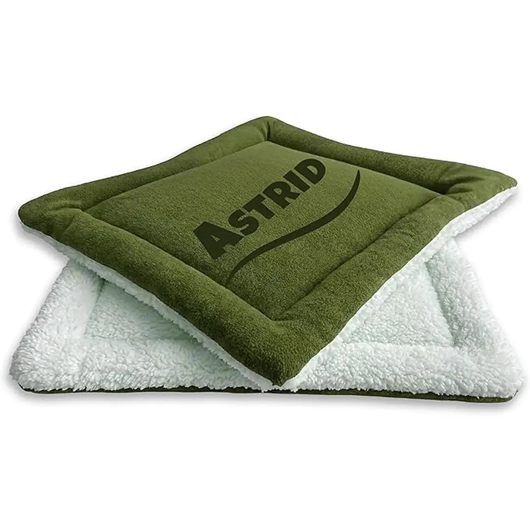 Personalized Green Double-Sided Dog & Cat Mat Bed - Custom Engraved Fleece & Sherpa Pet Bed, Washable Handmade Blanket